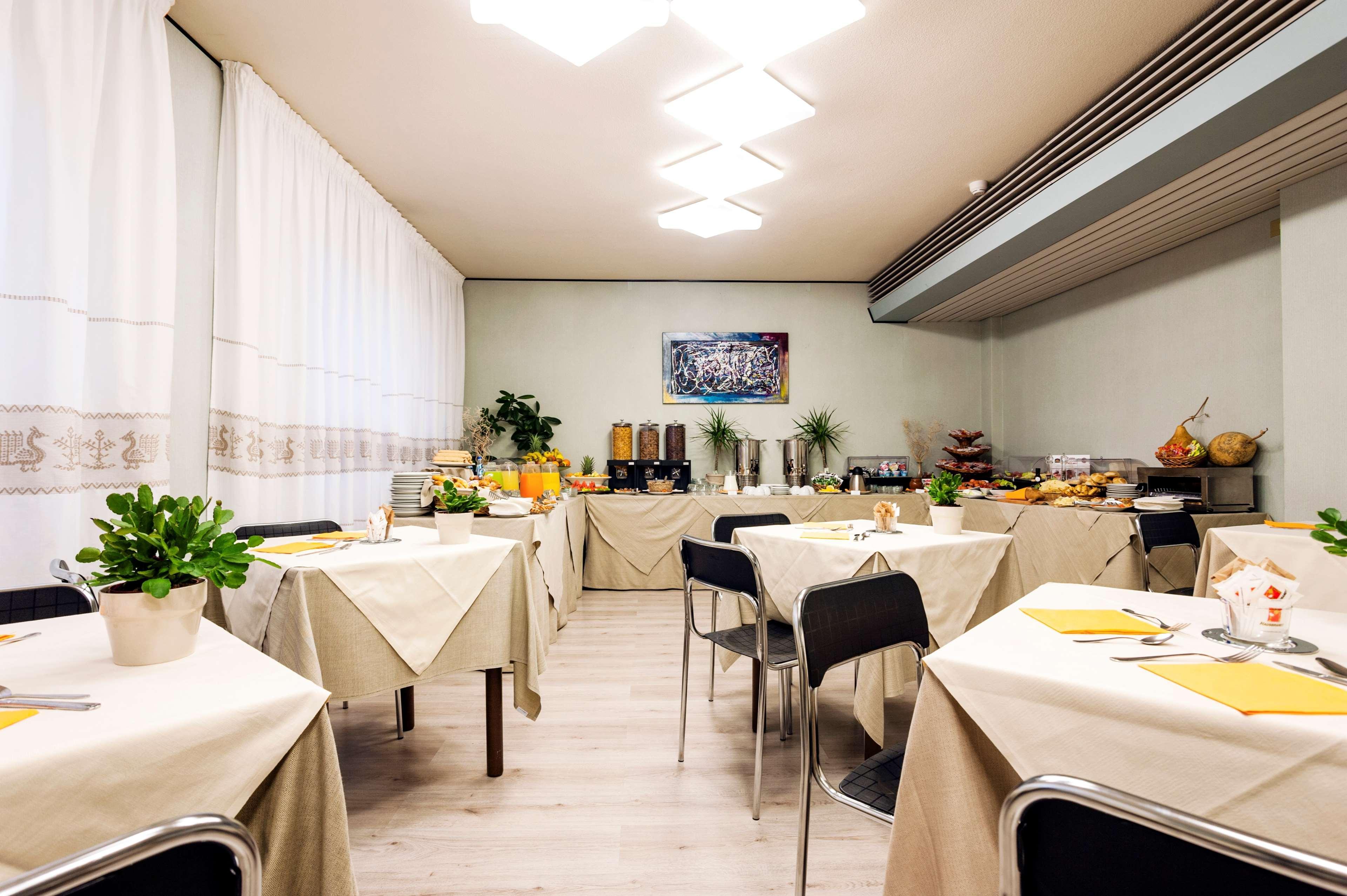 Best Western Hotel Residence Italia クアルトゥ・サンテーレナ エクステリア 写真