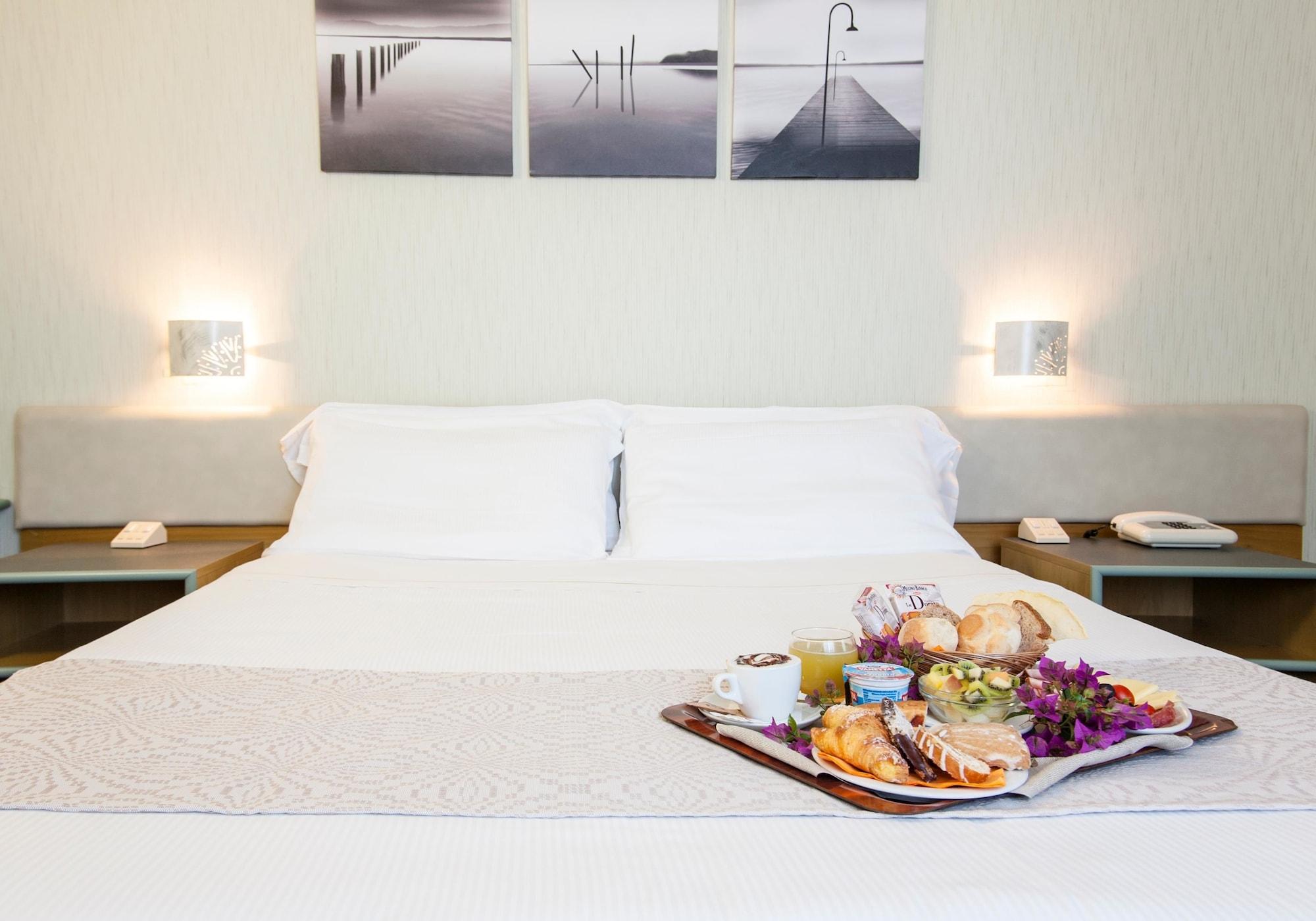 Best Western Hotel Residence Italia クアルトゥ・サンテーレナ エクステリア 写真