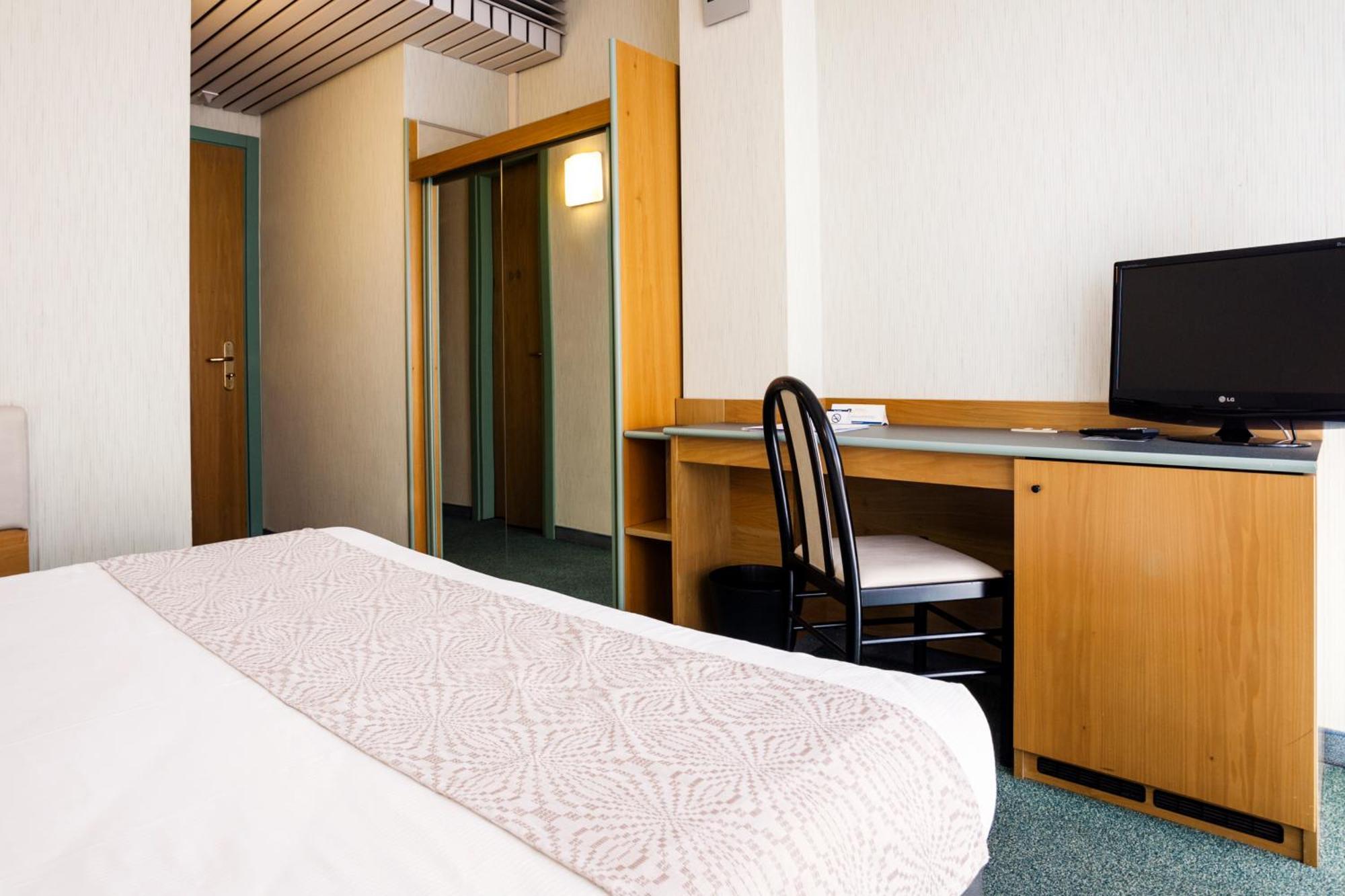 Best Western Hotel Residence Italia クアルトゥ・サンテーレナ エクステリア 写真
