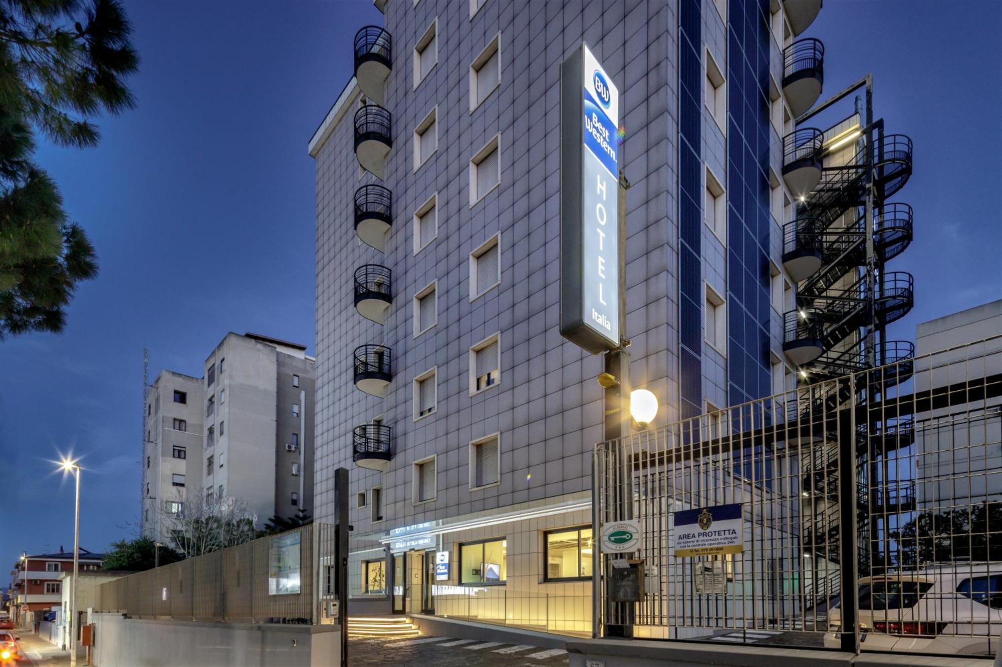 Best Western Hotel Residence Italia クアルトゥ・サンテーレナ エクステリア 写真
