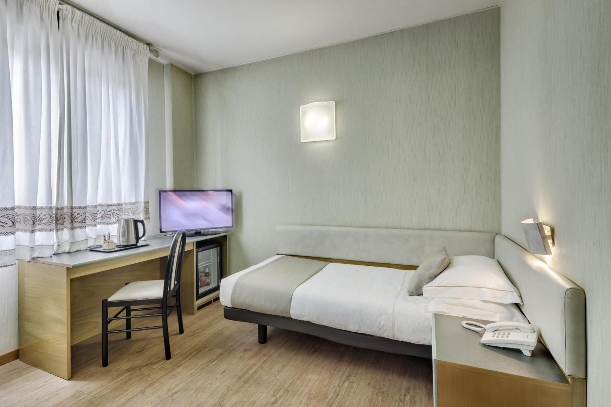 Best Western Hotel Residence Italia クアルトゥ・サンテーレナ エクステリア 写真