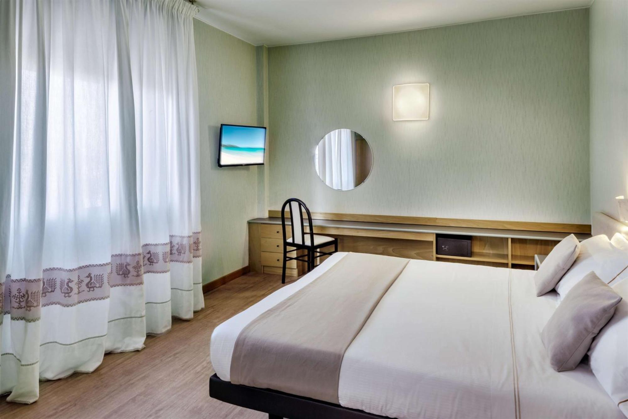 Best Western Hotel Residence Italia クアルトゥ・サンテーレナ エクステリア 写真