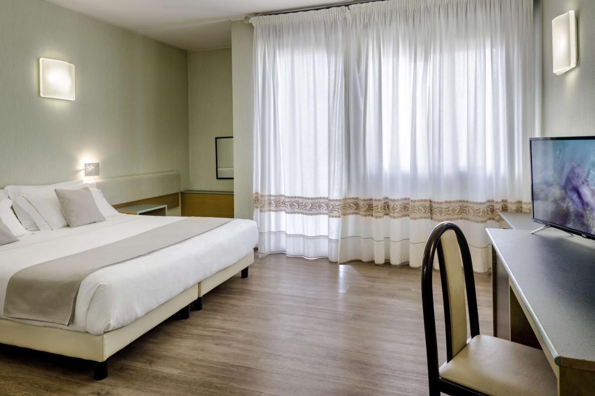 Best Western Hotel Residence Italia クアルトゥ・サンテーレナ エクステリア 写真